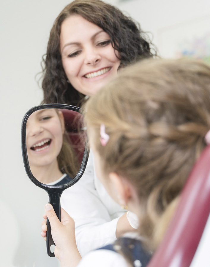 Familien Zahnarztpraxis M24 in Günzburg: Die Gesundheit Ihrer Zähne liegt uns am Herzen! Behandlungen für die ganze Familie & maßgeschneidert auf ihre Zähne.